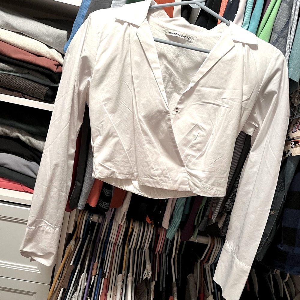 Abercrombie cropped blouse